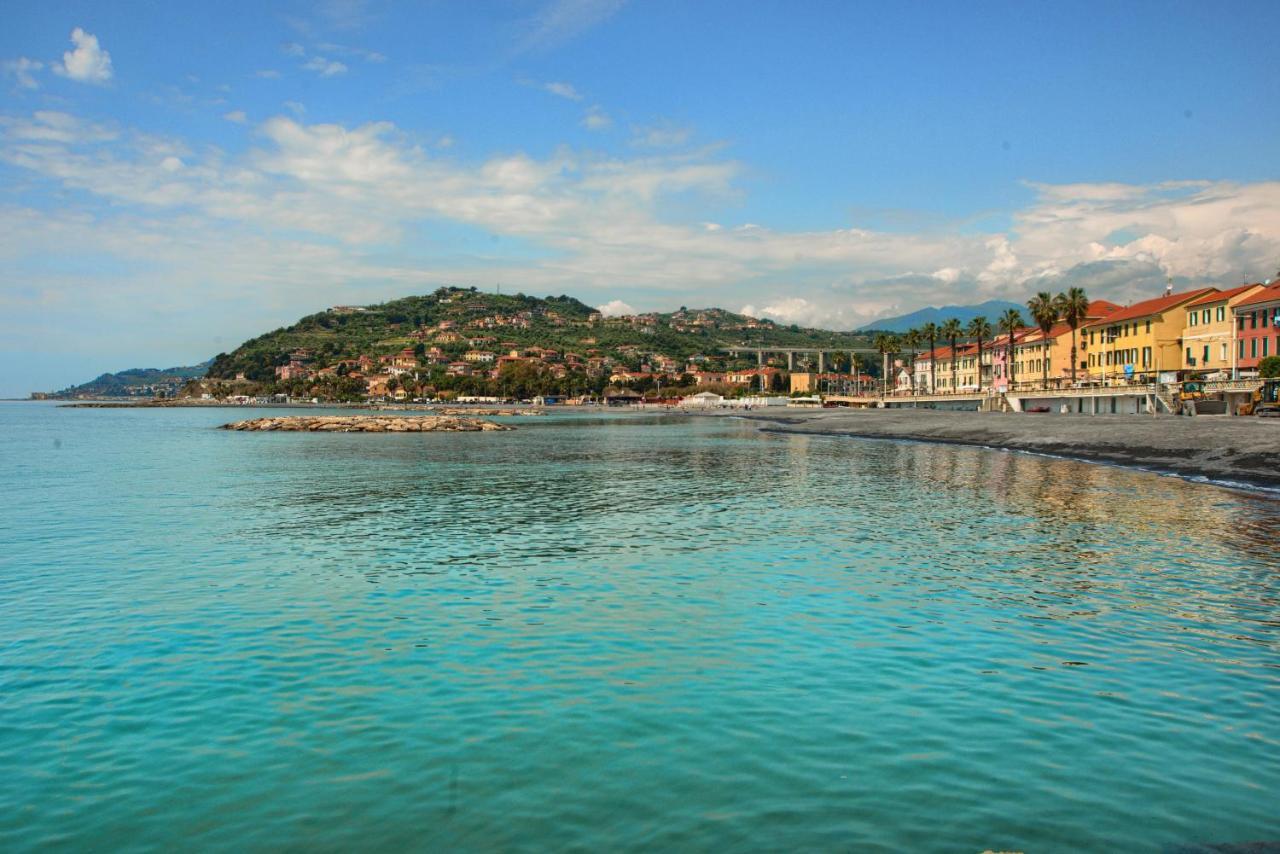 Villa Casa A 2 Passi Dal Mare Con Patio Privato Imperia Exterior foto